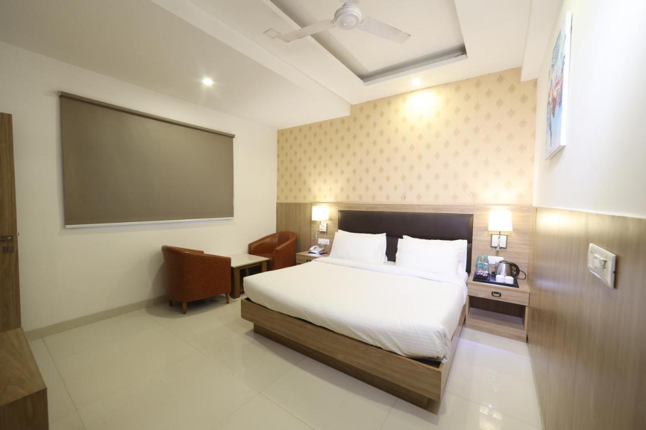 Hotel Salt And Rove Aiport